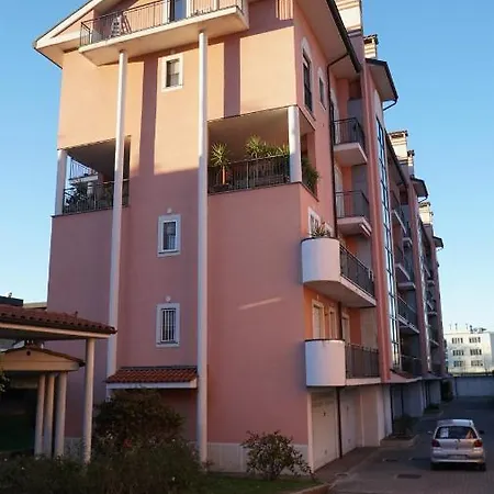 Luminoso A Pochi Minuti Da Duomo E Fiera Apartman Milánó